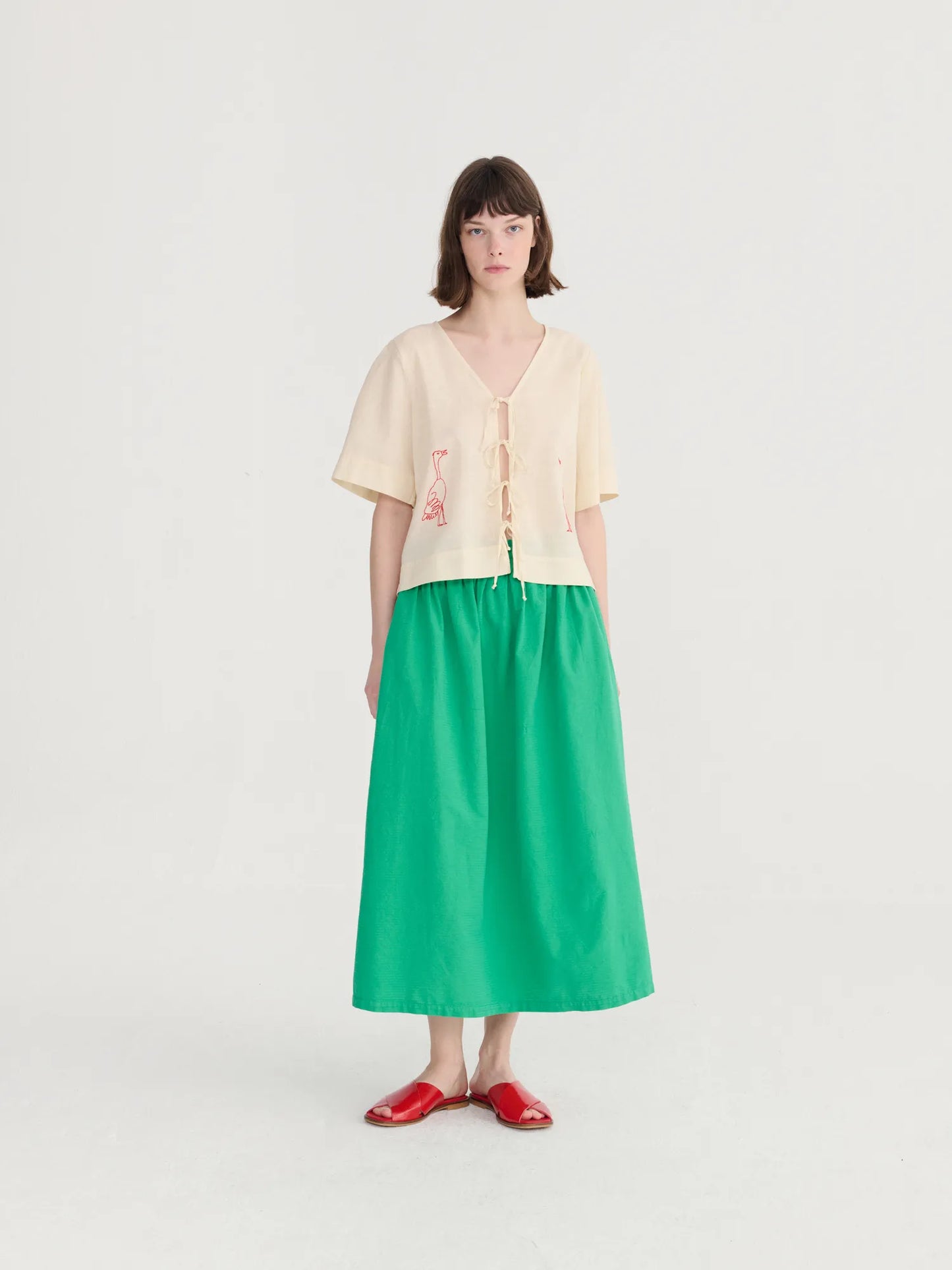 Embroidery tied blouse