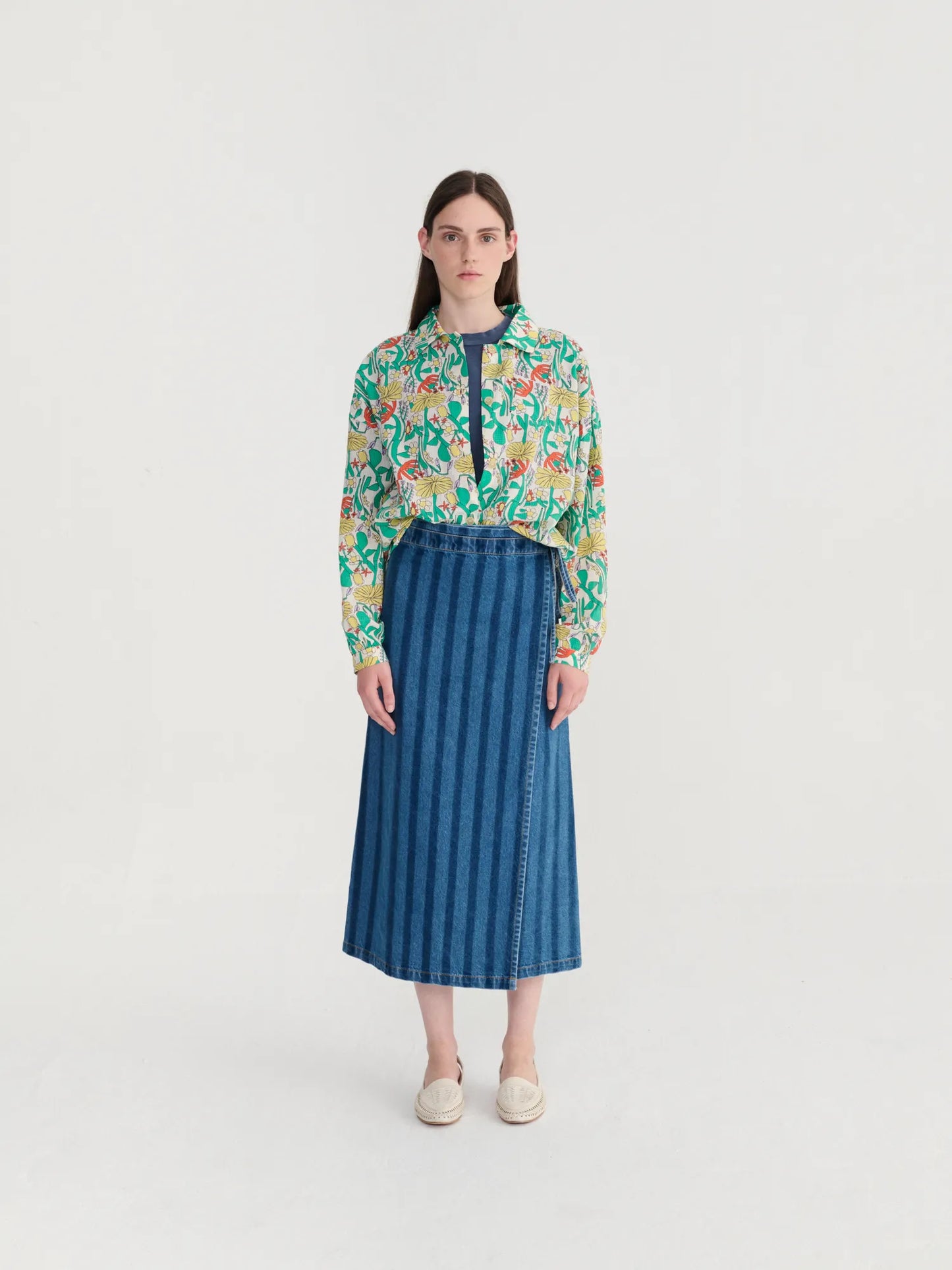 Color herbalist pattern collar shirt