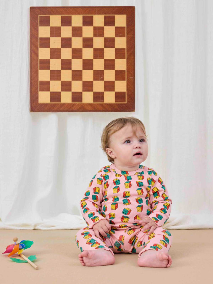 Dices all over leggings