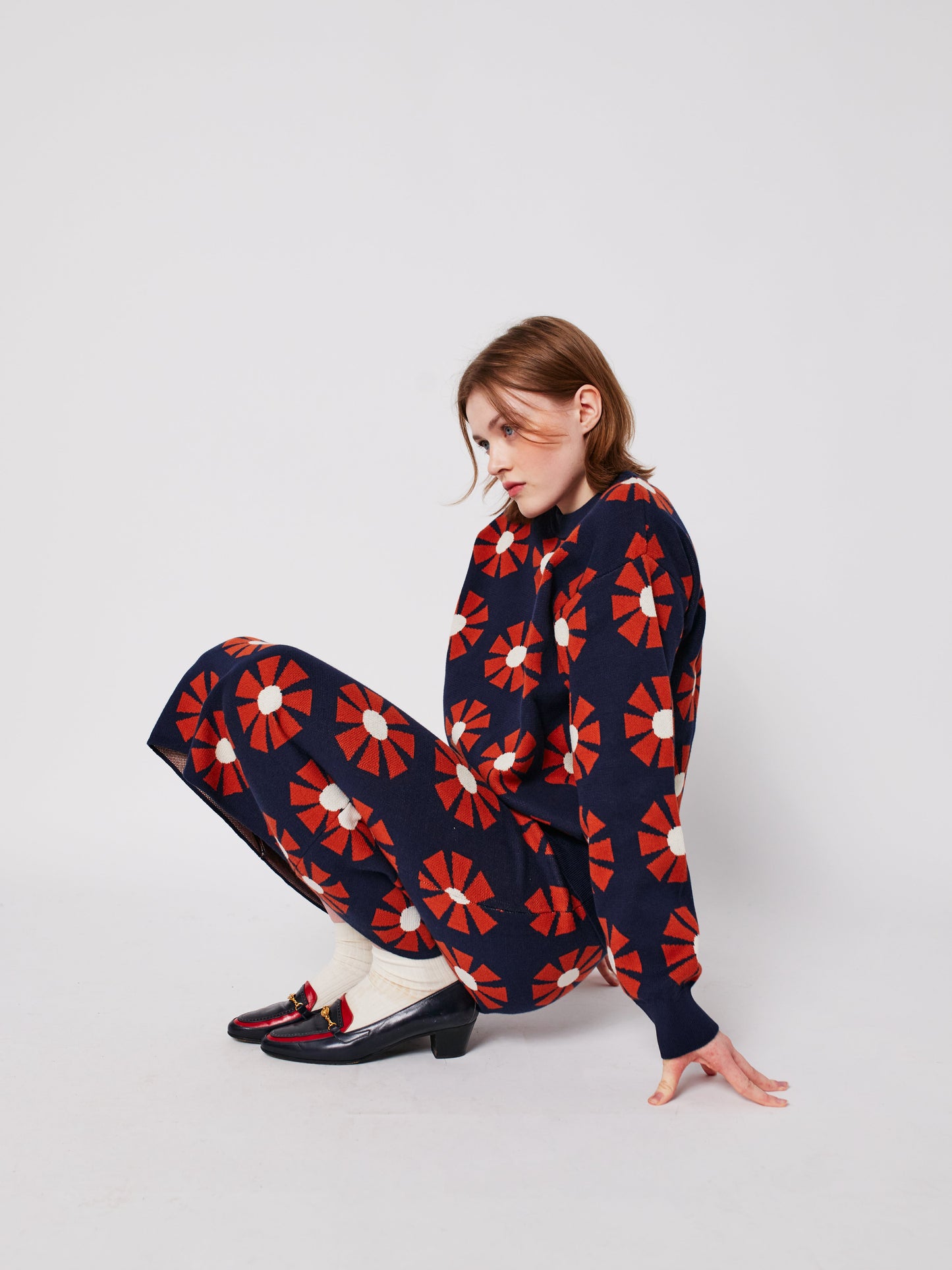 Flower jacquard midi knitted skirt