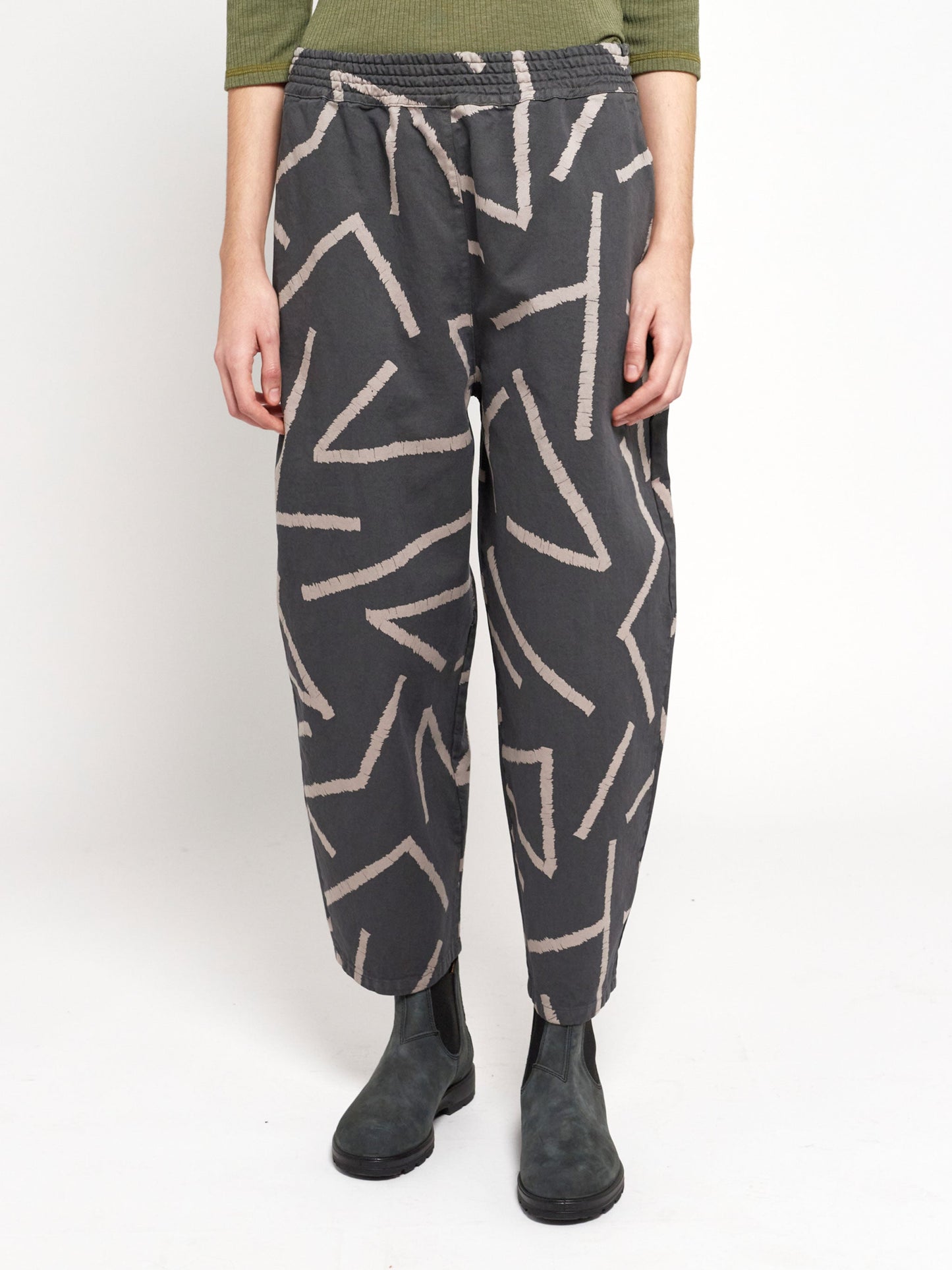 Lines all over barrel pants