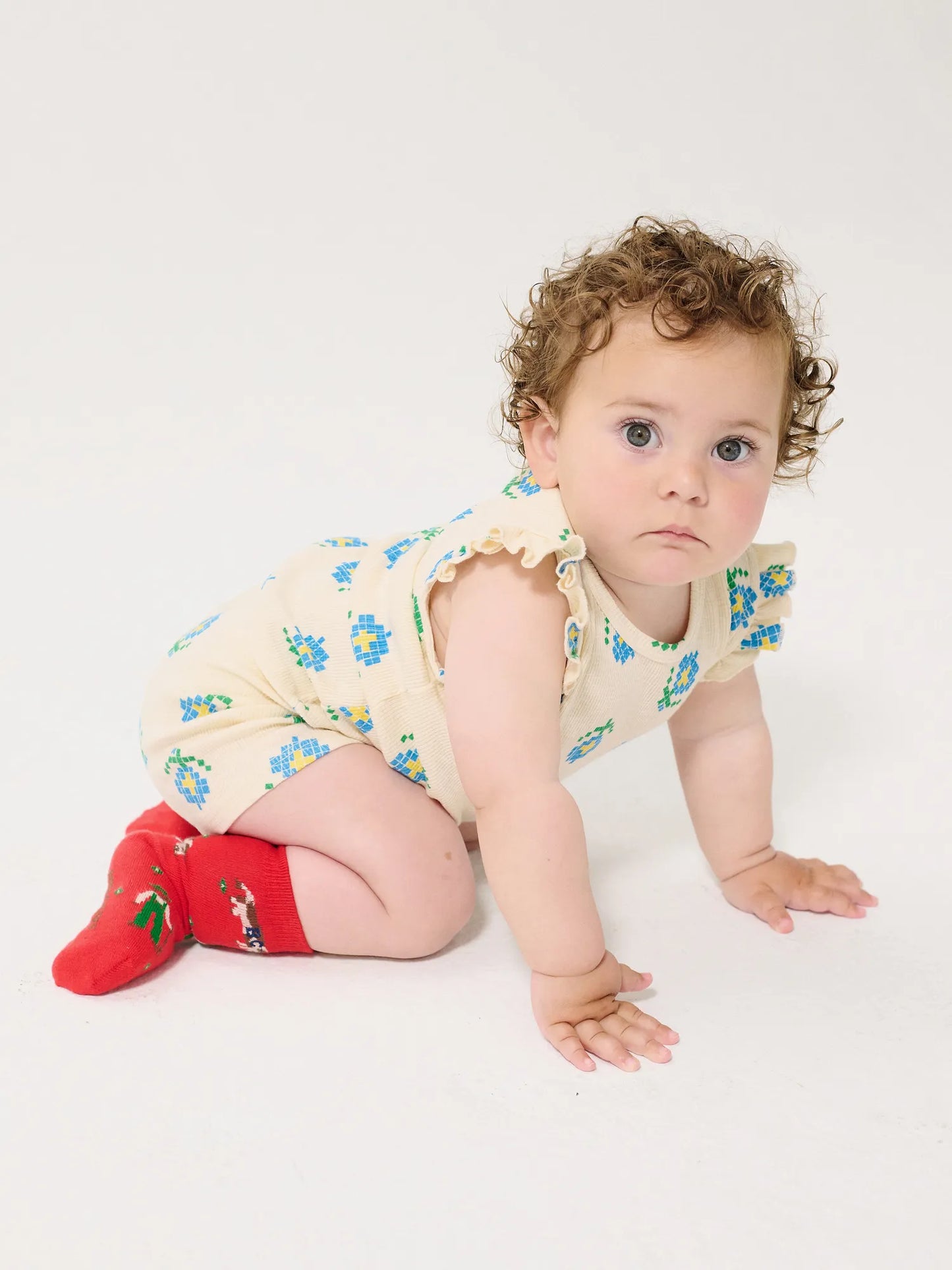 Pixel Flowers all over short leggings