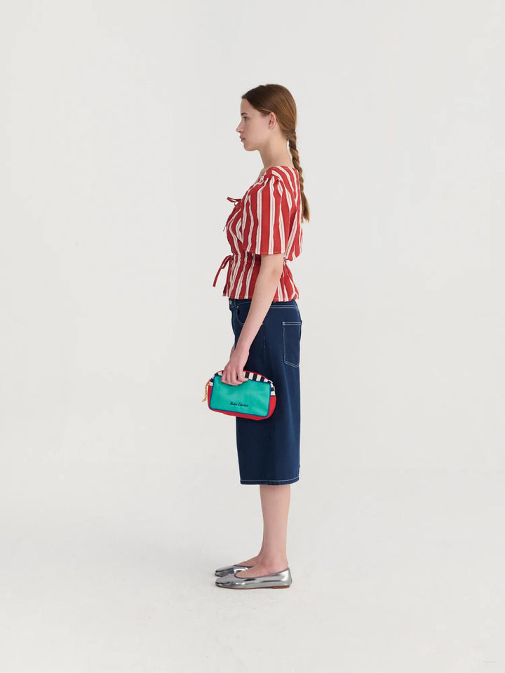 Contrast-stitching denim bermuda