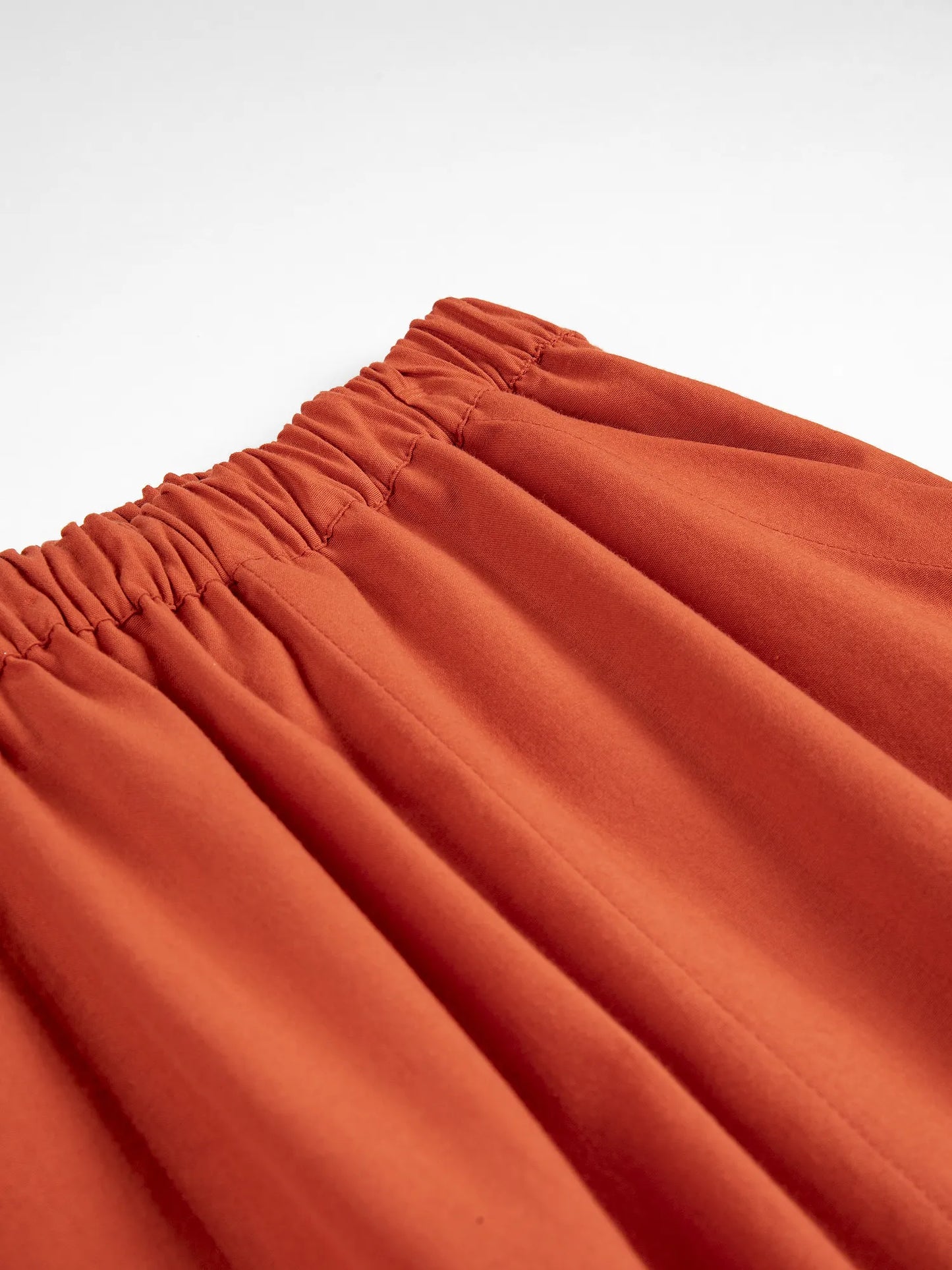 Contrast-trim evasé skirt