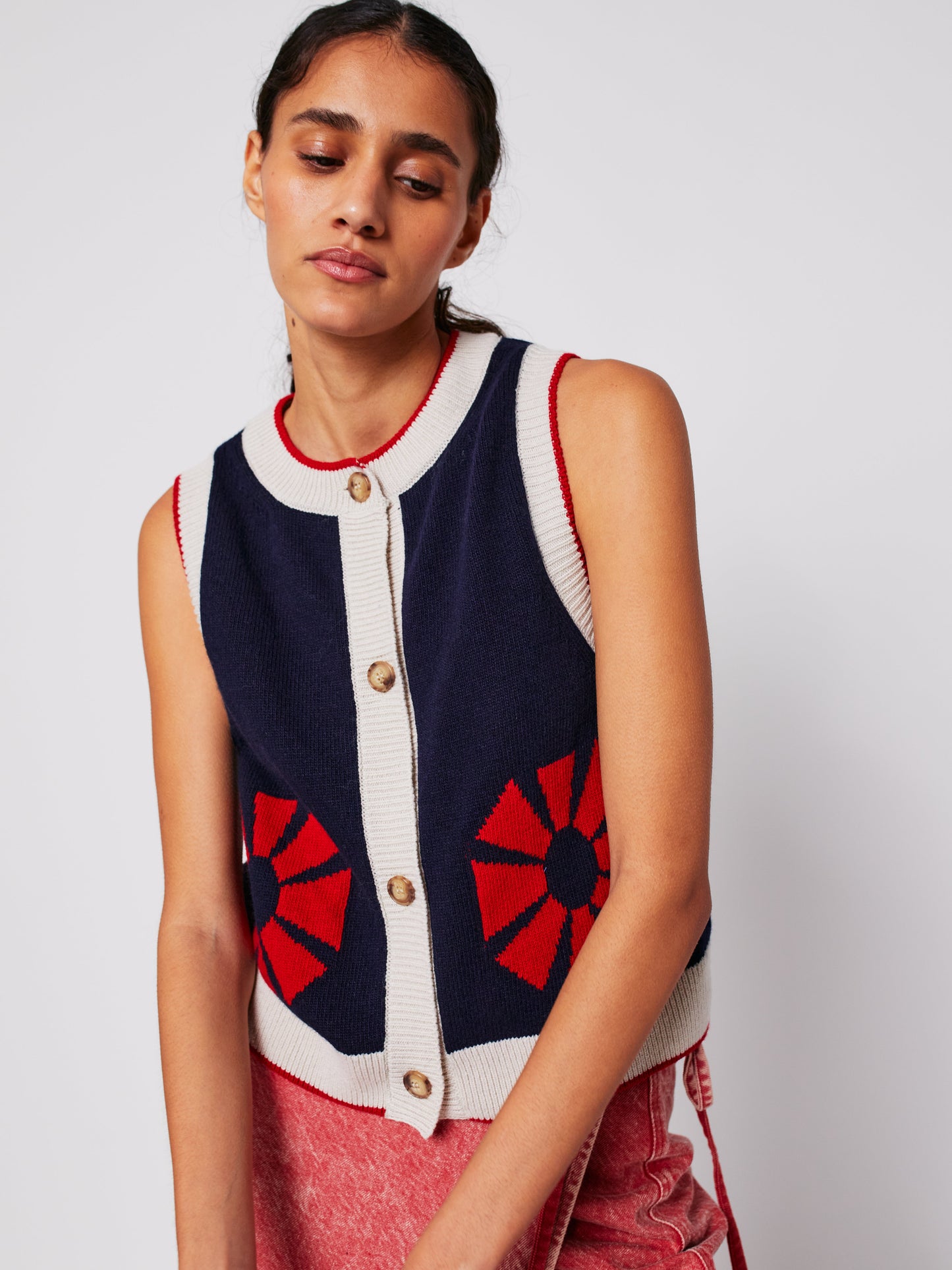 Flower knitted vest