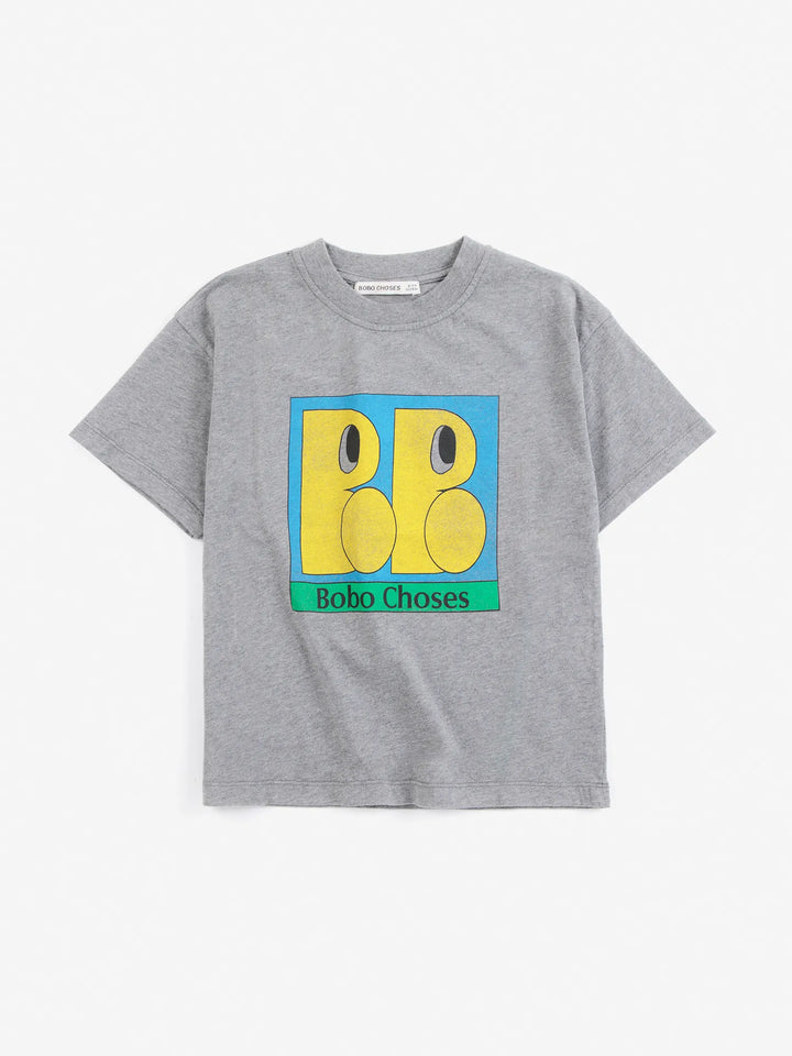 ブーブー、Tシャツを選ぶ