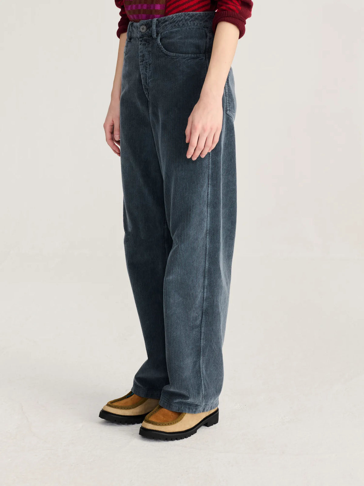 Corduroy barrel trousers