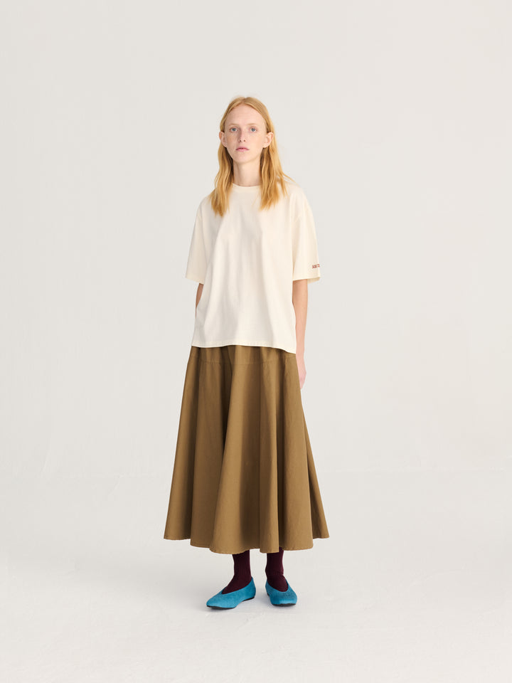 ダークフラワー柄リラックスTシャツ