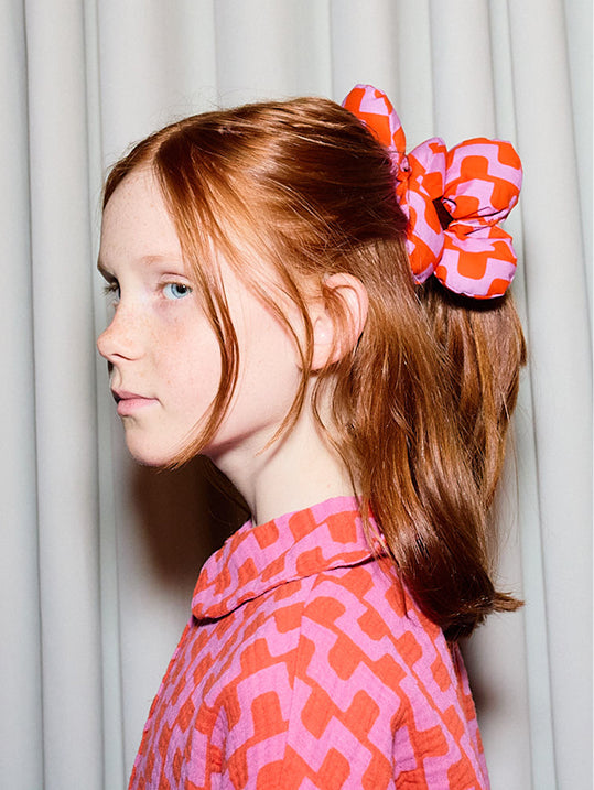 Chain all over flower scrunchie