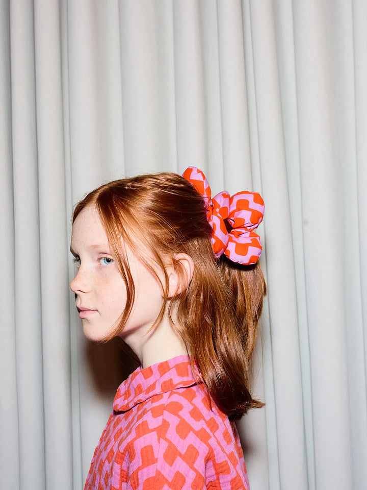 Chain all over flower scrunchie