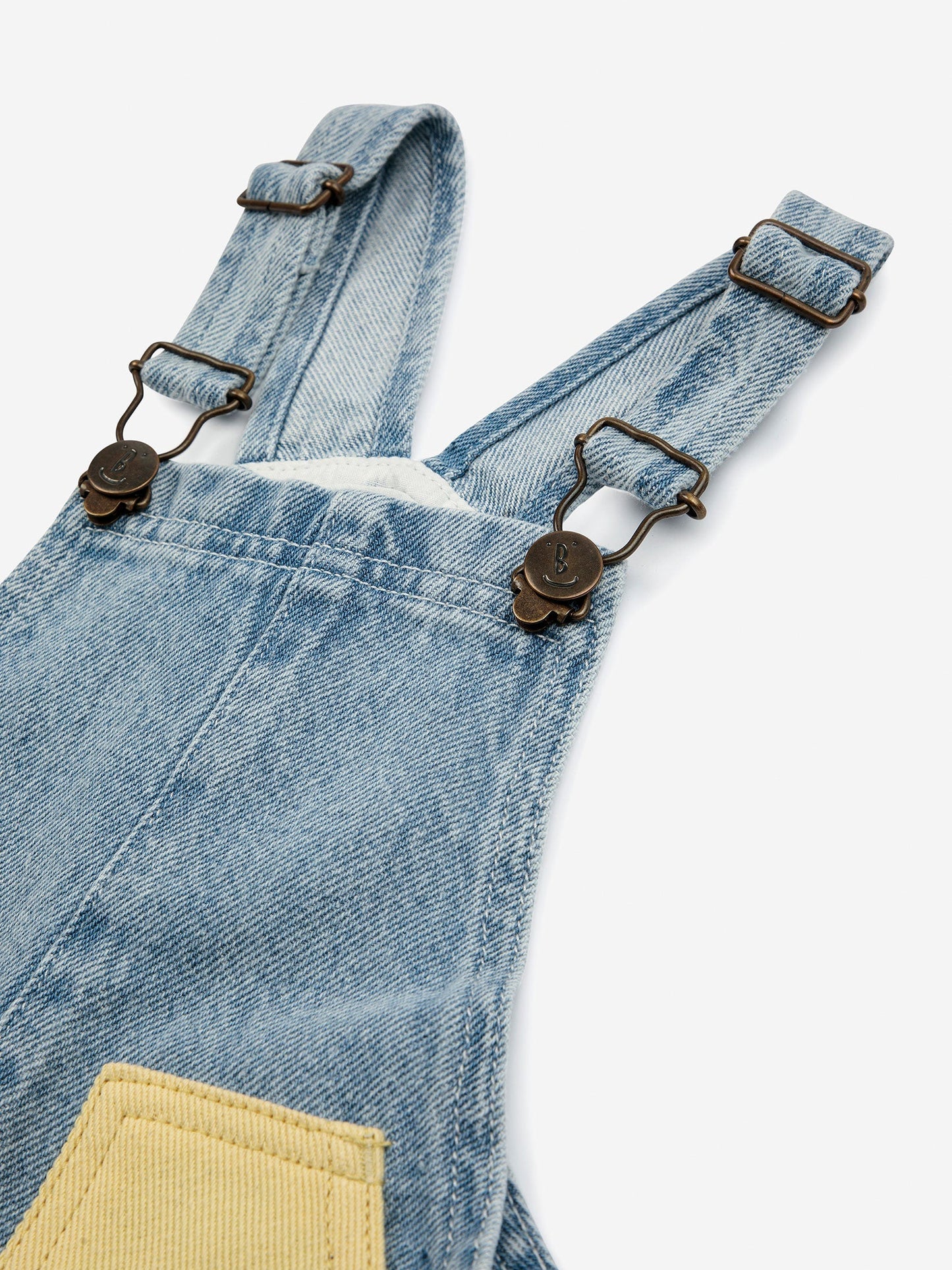 ボボはサークルショートダンガリーを選びました