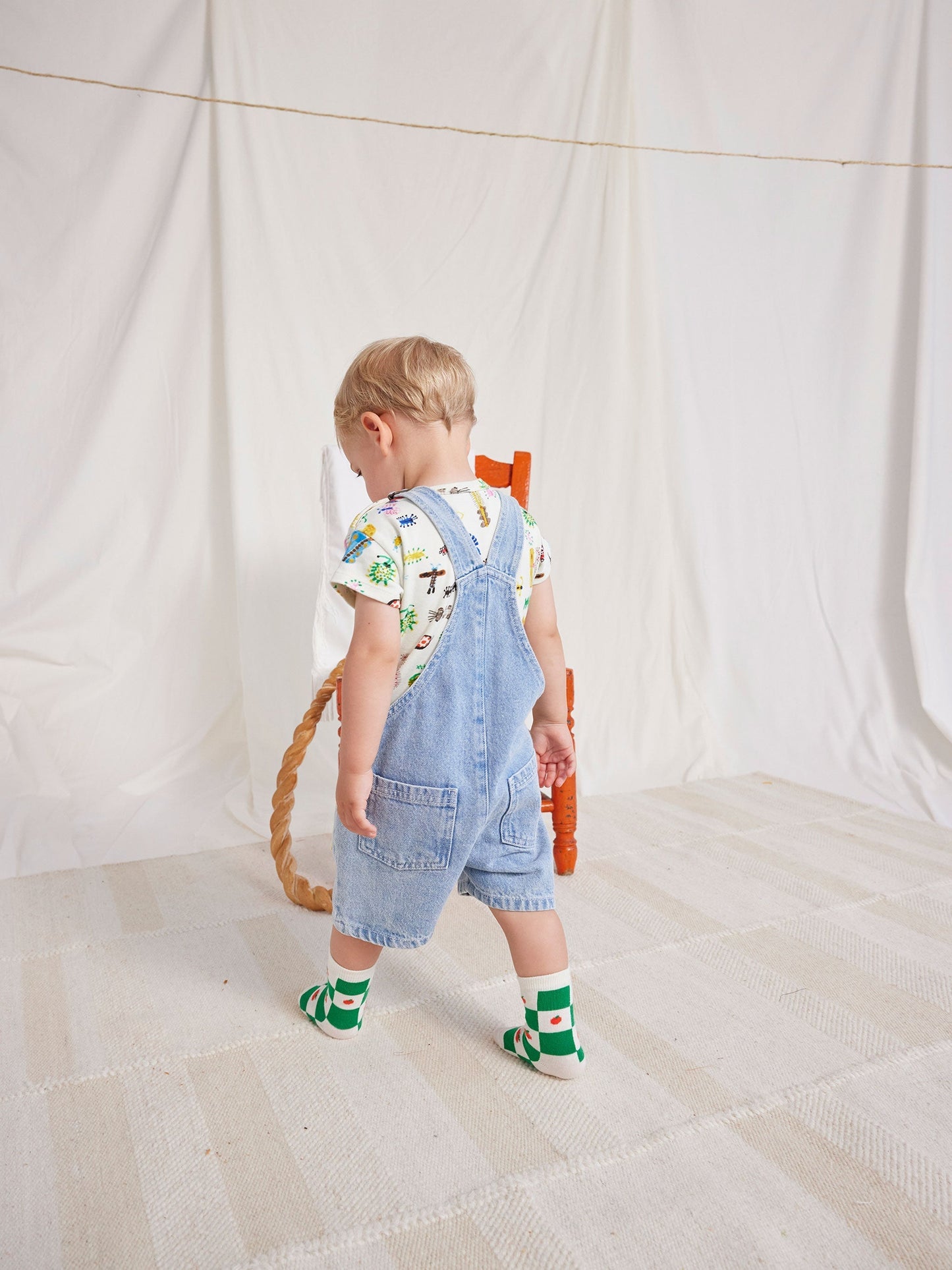 ボボはサークルショートダンガリーを選びました