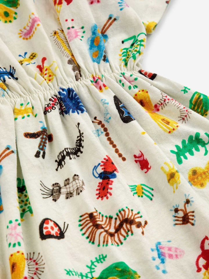 ドレス全体に面白い昆虫