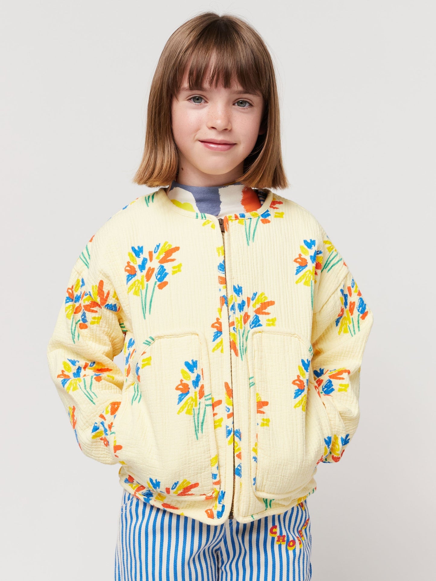 キルティングジャケット全体に花火が描かれています