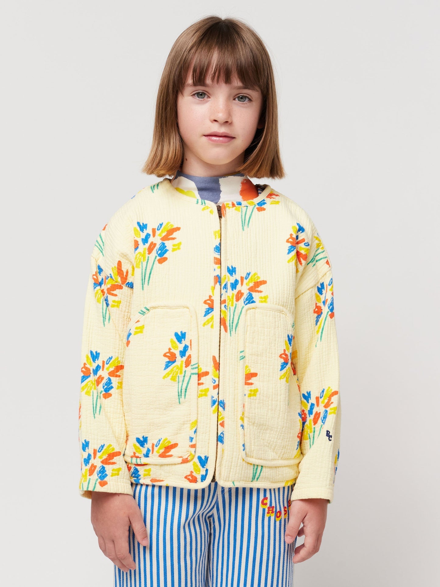 キルティングジャケット全体に花火が描かれています