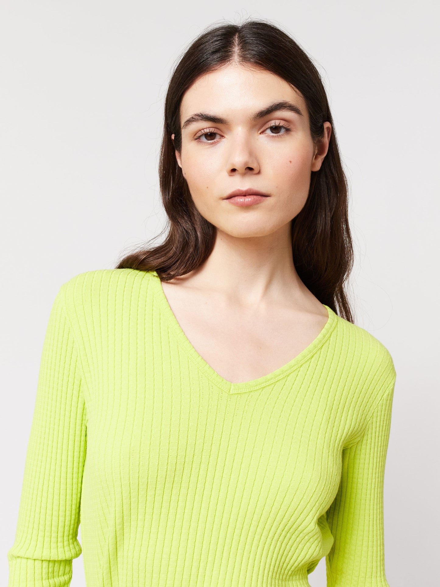 リブVネックTシャツ