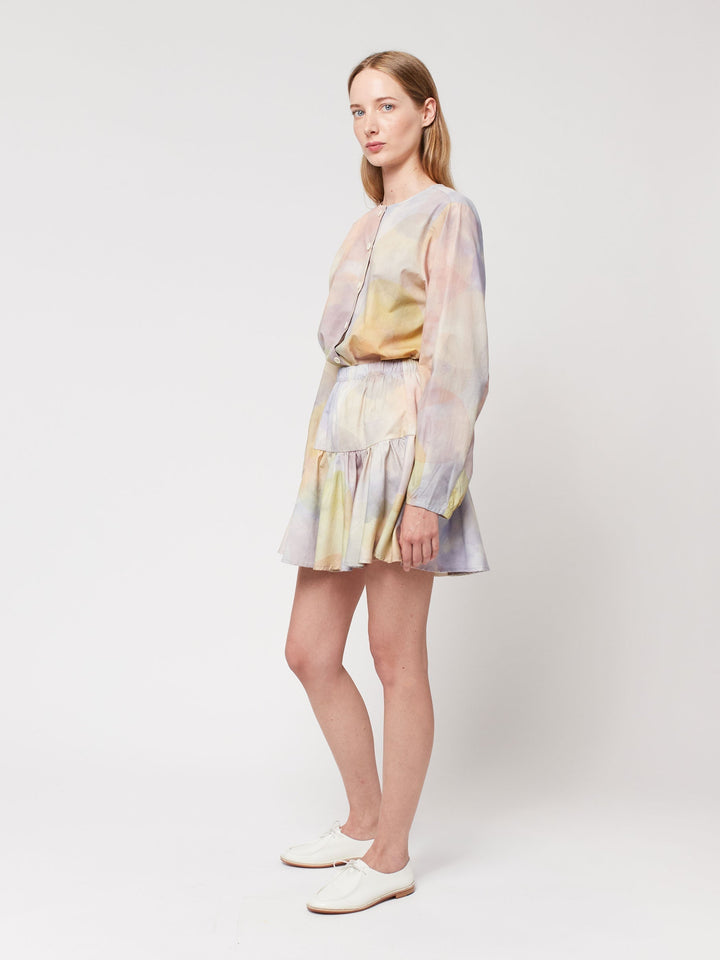 スカイライトプリントのフリルショートスカート