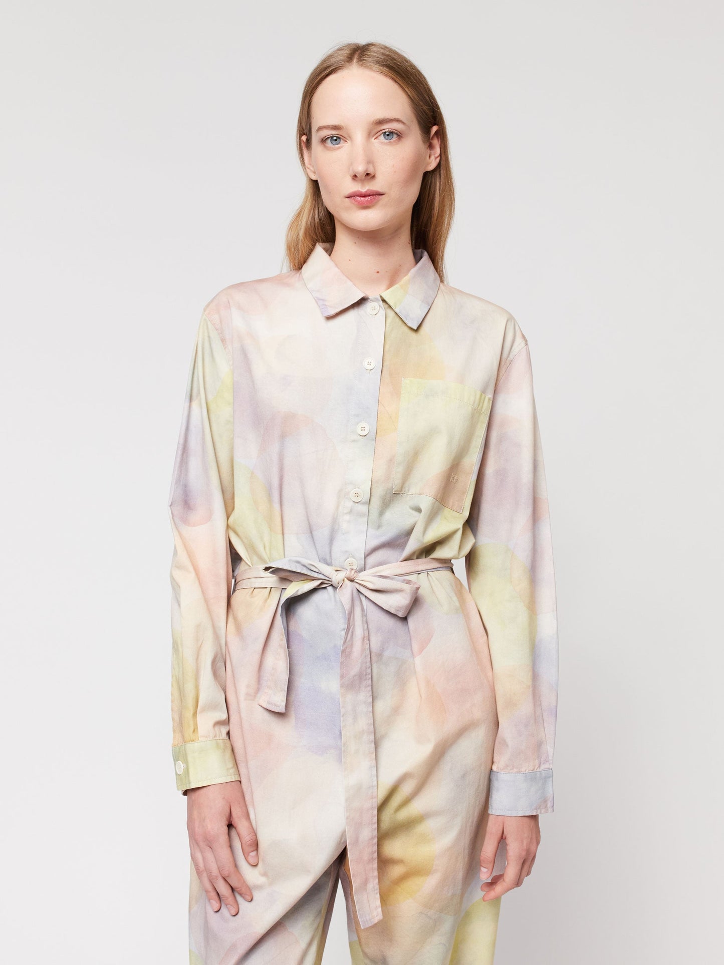 スカイライトプリントのボタン付きオーバーオール