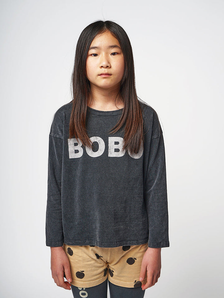 ボボは長袖Tシャツを選びました