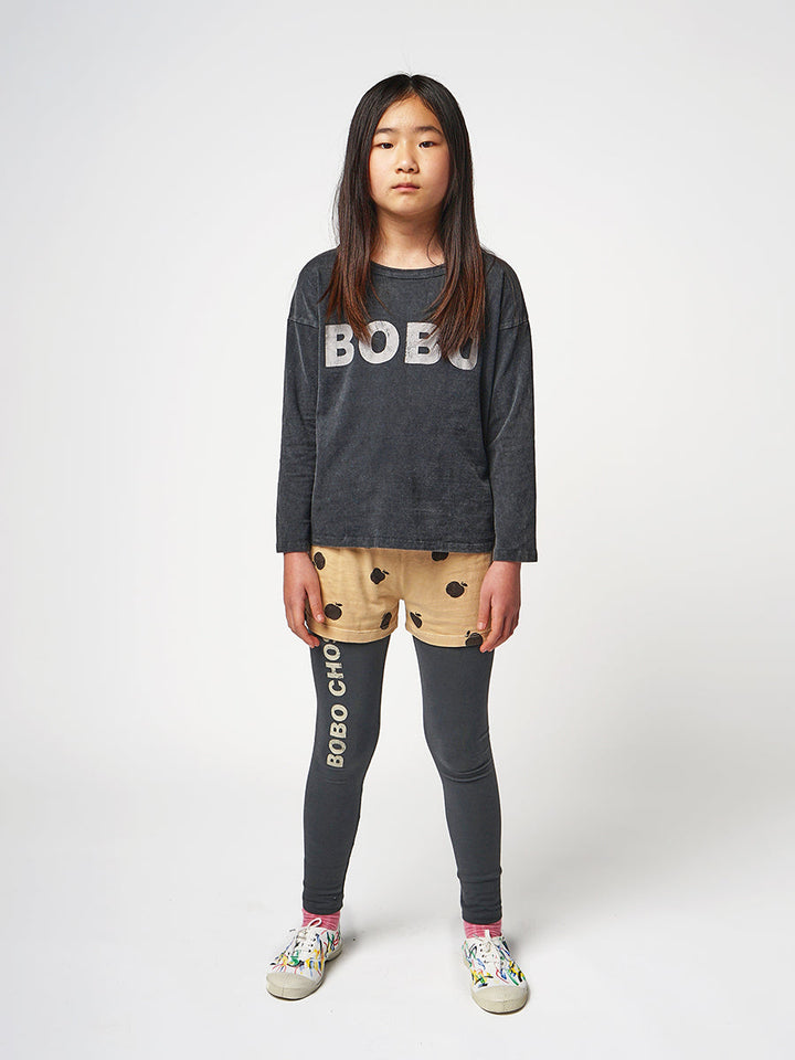 ボボは長袖Tシャツを選びました