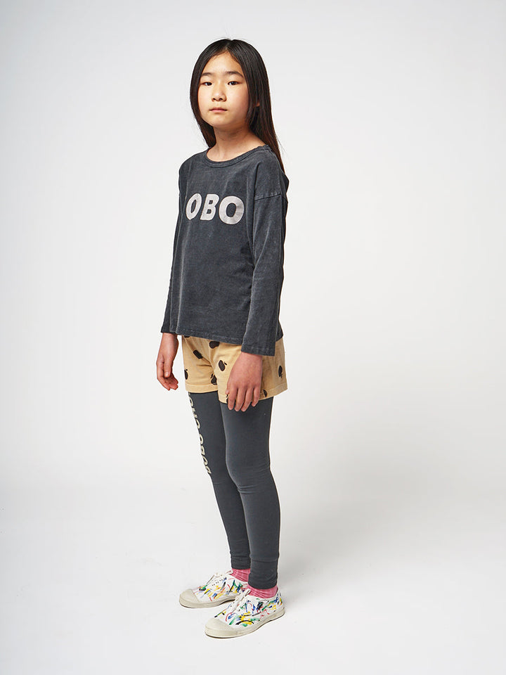 ボボは長袖Tシャツを選びました